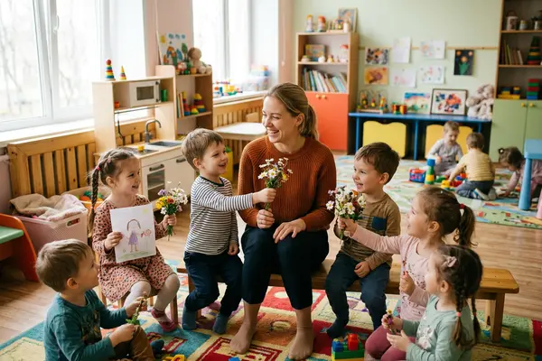 Воспитателю — песня в подарок